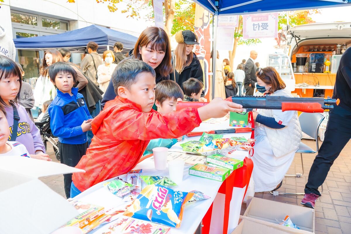 射的に挑戦する子どもたち